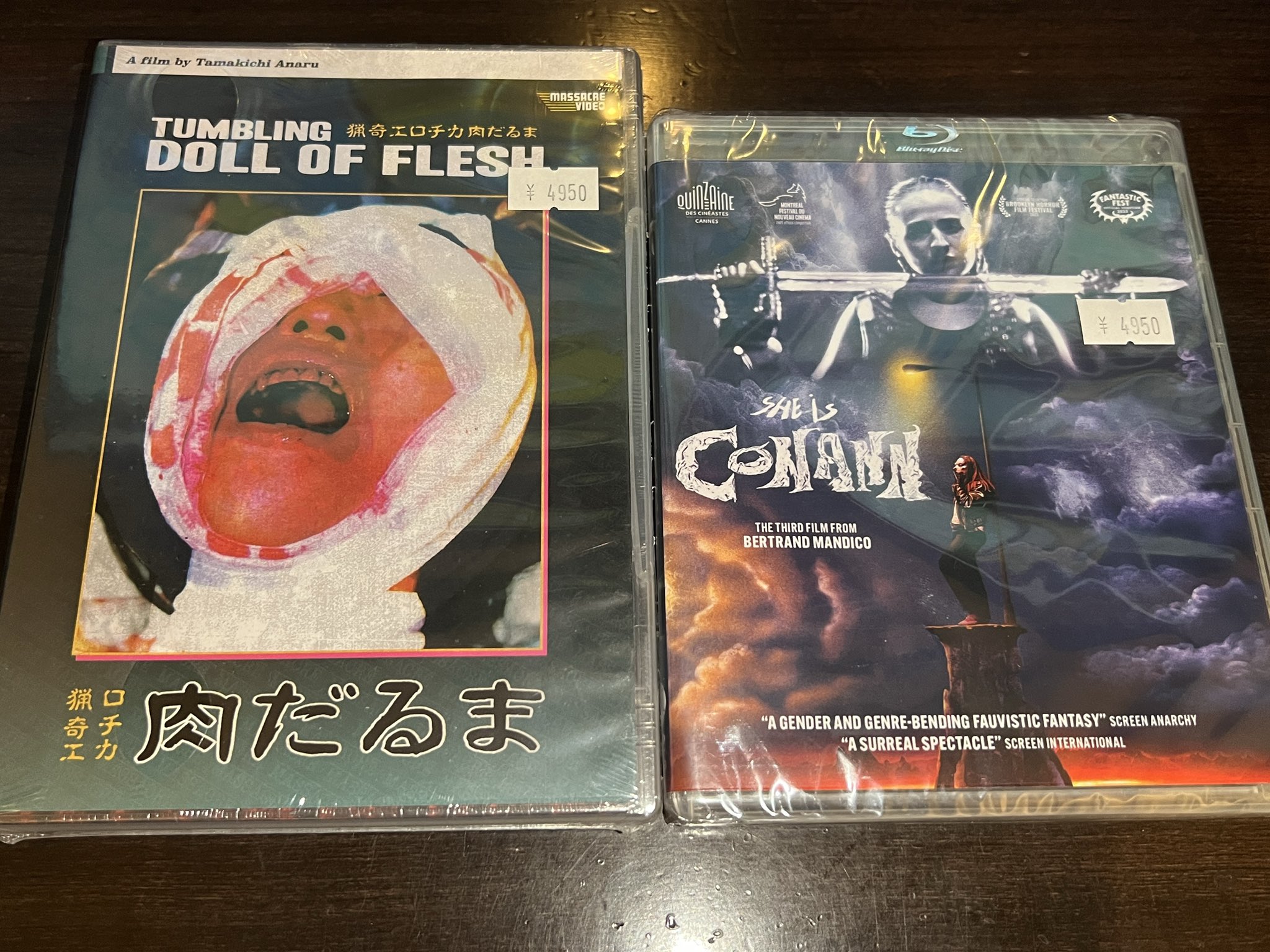 猟奇エロチカ 肉だるま ビデマさんで 『猟奇エロチカ肉だるま』 『She Is Conann』 を購入。 肉だるまは小学生の頃に「検索してはいけない言葉」にどちゃくそハマってた時期に何度か見てたのでこの歳になって現物を買えたのはなんだか感慨深い…タイムスリップして小学生の頃の  ...