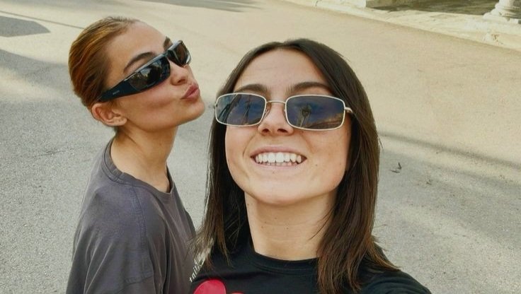 smaudelaskivis's tweet photo. au kivi 🛋📦🪴

Diario de viaje.

donde Chiara sufre un terrible accidente que hace que pierda todos sus recuerdos de los últimos cinco años.

donde Violeta tiene que convivir con su novia, con la que lleva cuatro años, sin que esta la recuerde. https://t.co/7V71kNHx7E