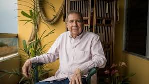 BRAVO
Edmundo González es bravo:

1.- No se presentó en el CNE para firmar el acuerdo de respeto al ganador de las elecciones
2.- No se presentó al Tribunal Supremo de Justicia -TSJ- a presentar sus actas.

Un verdadero demócrata