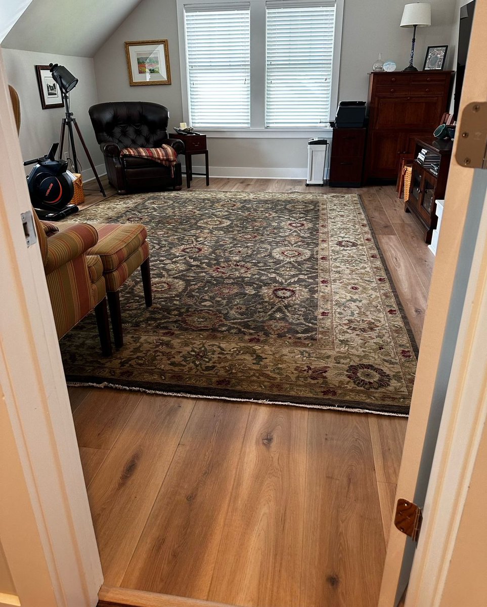 Carpet2Go's tweet photo. Another exceptional #installation by our team! In the bedroom areas, we’ve laid down elegant #carpet, while the social spaces boast spectacular #LVP planks.

If you’re considering #floor upgrades, reach out to us. We’ll guide you toward the perfect options to elevate your home! https://t.co/9mXRa4VPXE