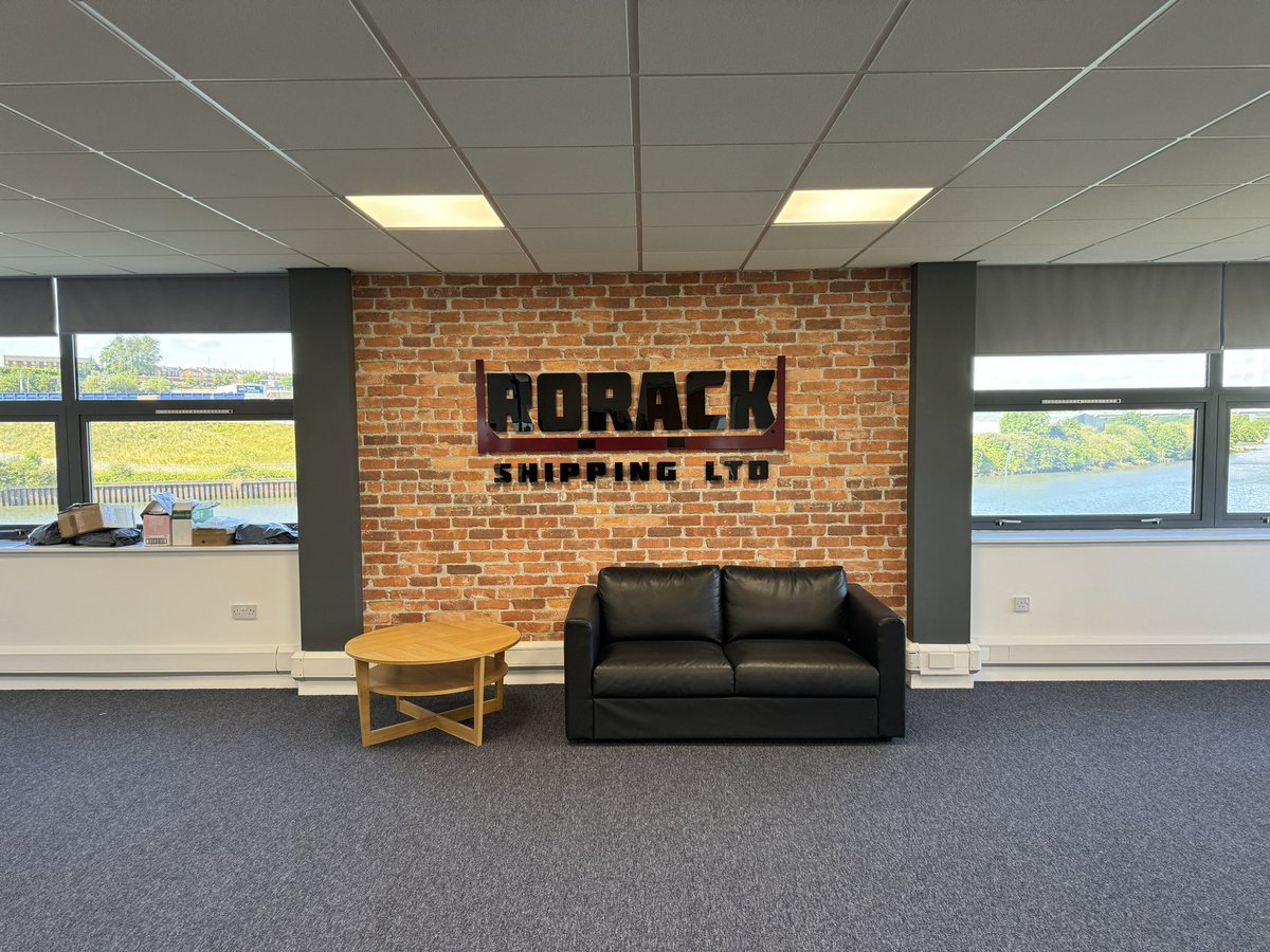 We’re in the process of updating our website and preparing a number of photos in readiness,  we love this view in our main office 👍