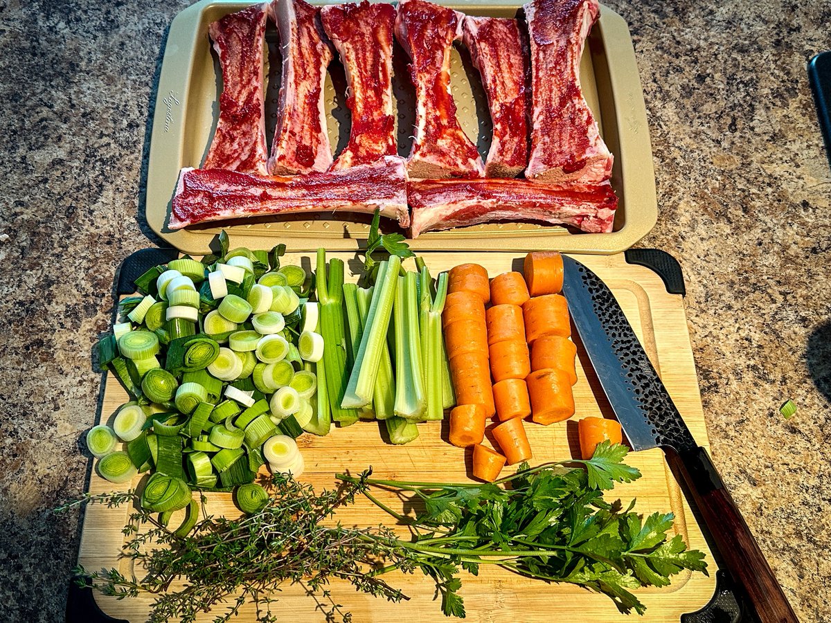 ryanlindley's tweet photo. Rainy day projects are usually my favourite. 
Beef stock for French Onion Soup and Demi Glace

Pitter patter, let’s get at ‘er! 
.
.
.

#beef #beefstock #soup #frenchonionsoup #demiglace https://t.co/lyF0NbMzqr