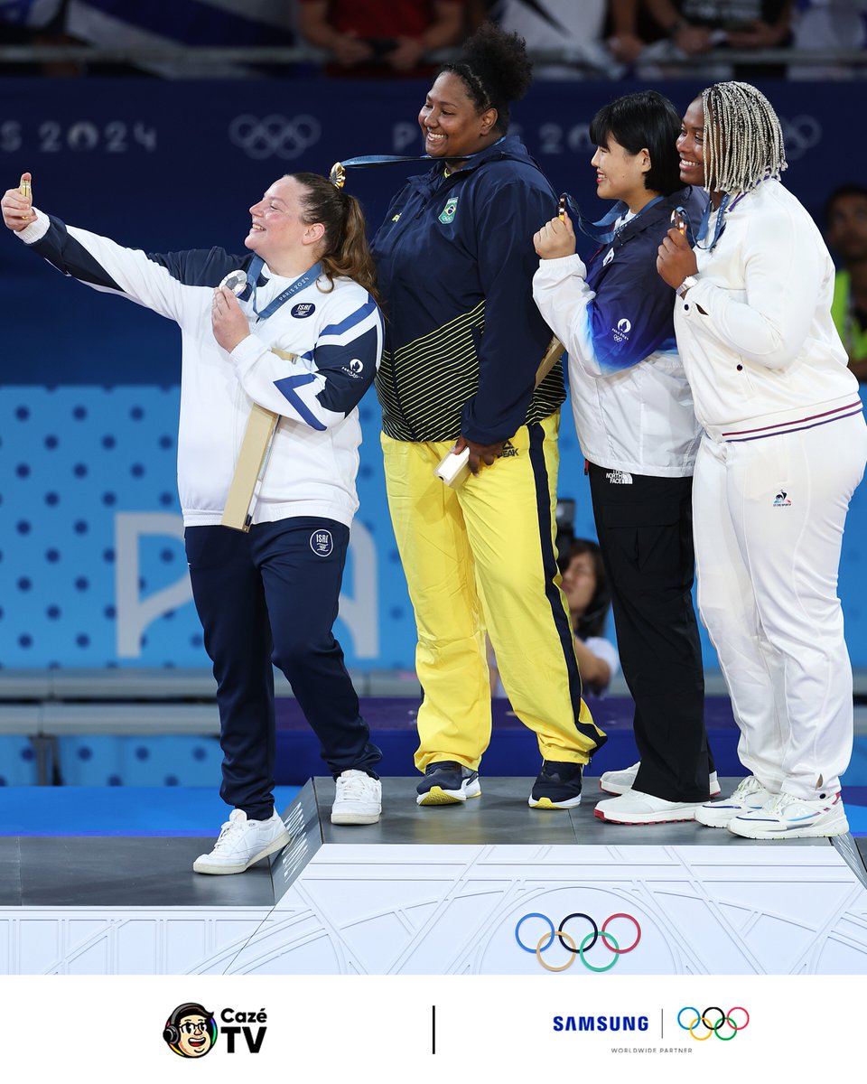 CazeTVOficial's tweet photo. DIGA XIIIIIIIIIIIIIISSSS 🤪 Que fotaça! A primeira vez no lugar mais alto do pódio! 🤩

📸 Getty Images

#OlimpiadasNaCazéTV #Samsung #Paris2024 #Judô https://t.co/siF3ioKlTN
