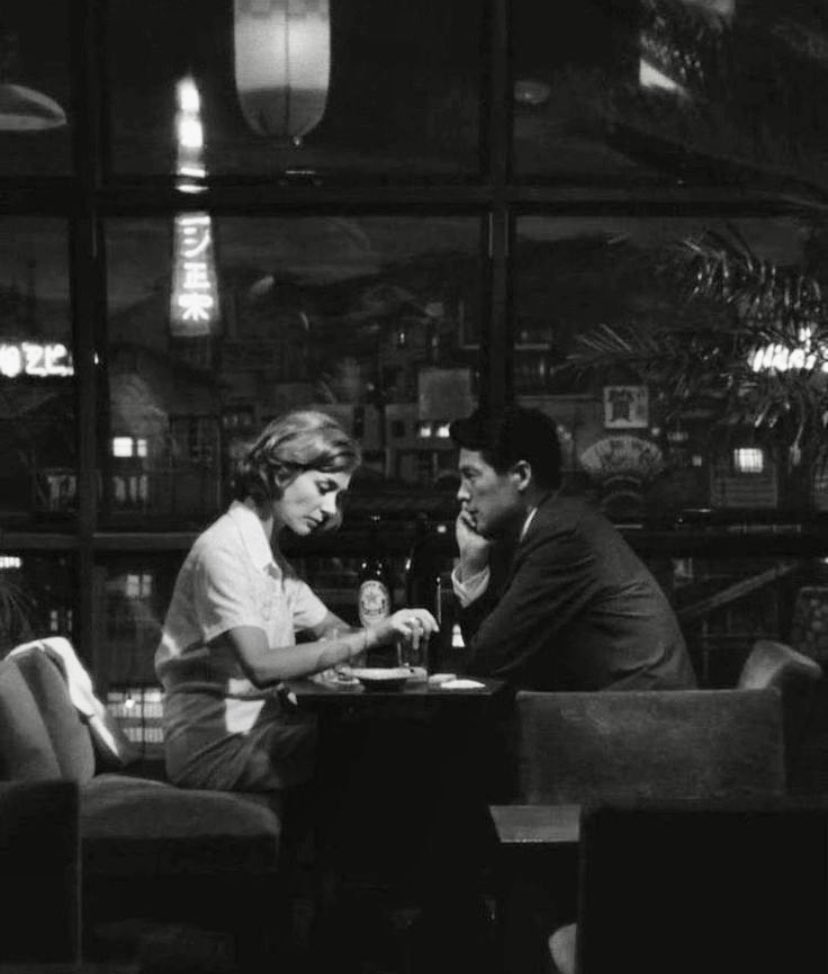 Hiroshima, mon amour (1959, Alain Resnais).