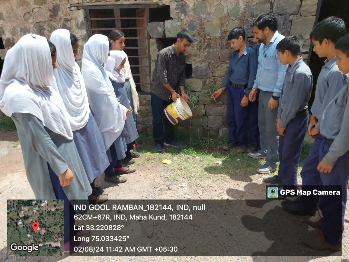 BlockGool's tweet photo. With the motive of awakening people, #Day2nd has witnessed all the scheduled activities in continuance with the #Swachhtapakhwada #SwachRamban #SwachhBharat @OfficeOfLGJandK @swachhbharat @listenshahid @jkrddpr @mission_sbm @Divcomjammu @BaseerUlHaqIAS @dcramban @diprjk https://t.co/eACK1qK9ae