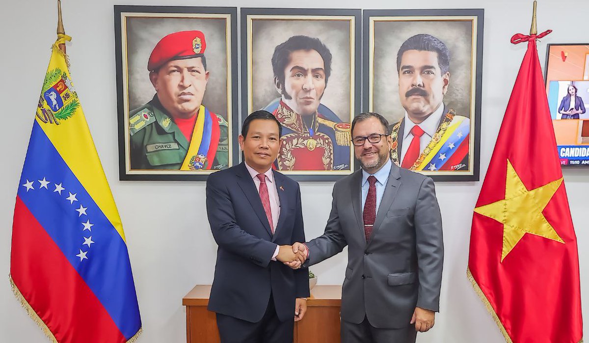 yvangil's tweet image. El Embajador de Vietnam en Venezuela, Vu Trung My, nos ha hecho entrega del mensaje de felicitación, de parte del presidente Tô Lâm, dirigida al Presidente @NicolasMaduro con motivo de su reelección a través del voto soberano.