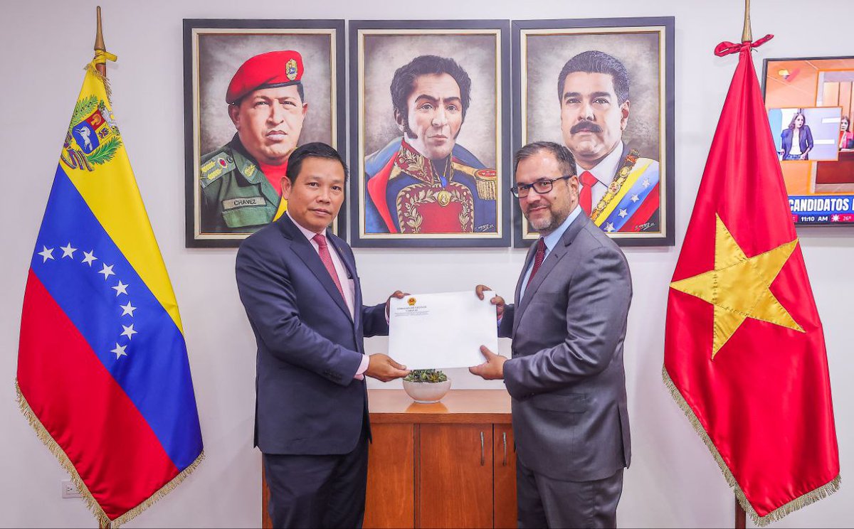 yvangil's tweet image. El Embajador de Vietnam en Venezuela, Vu Trung My, nos ha hecho entrega del mensaje de felicitación, de parte del presidente Tô Lâm, dirigida al Presidente @NicolasMaduro con motivo de su reelección a través del voto soberano.