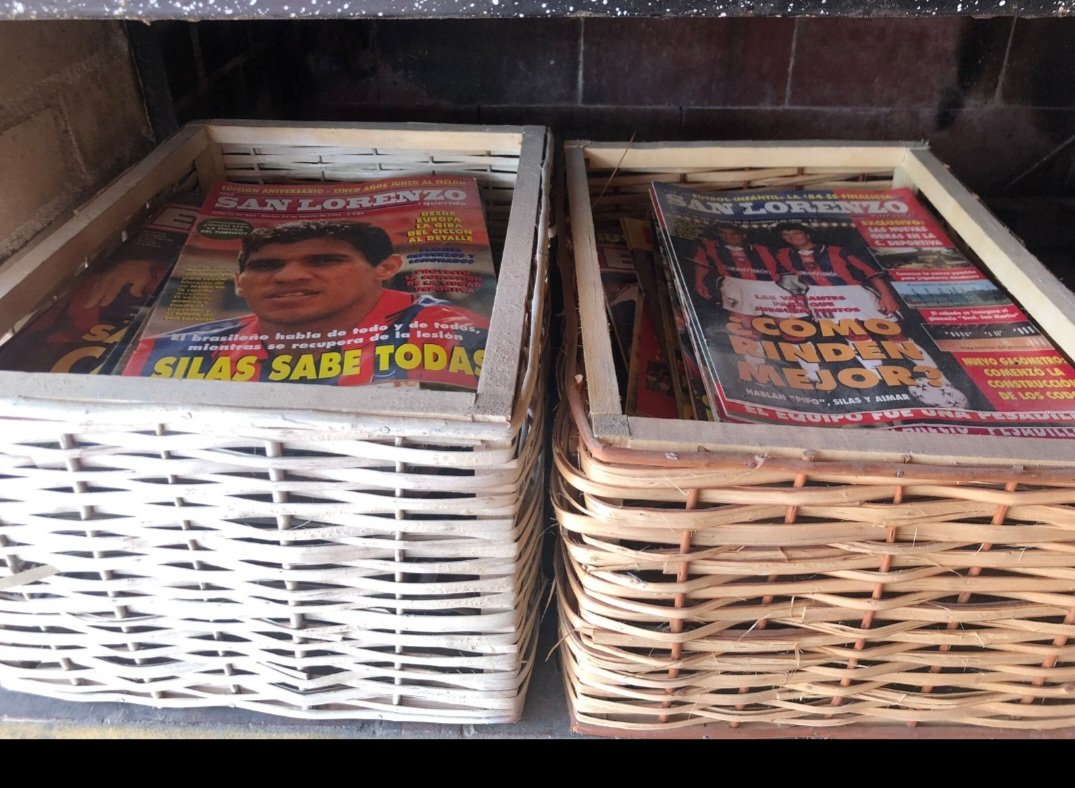 fermandrake's tweet photo. @lacuerveria Amigos, tengo una buena cantidad de revistas Mi San Lorenzo Querido y El Gráfico q me gustaría donarlos, como podemos hacer , a donde llevarlos o si los pasan a buscar. Estoy en Caballito. https://t.co/Jjw5xrWFnT