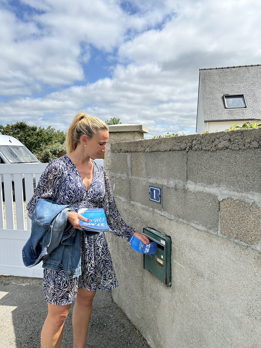 FranckNicolasRN's tweet photo. 📬 Nous étions ce matin à #Mahalon pour adresser nos sincères remerciements aux habitants, qui ont placé le @RN29PBigouden en tête aux deux tours des élections législatives !

36,10%, un score historique ! 🤩 https://t.co/nQPJDhXBjX
