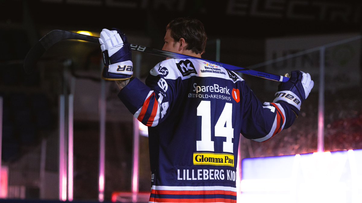 Når vi ikke trodde Guttæne kunne se bedre ut, drar SpartaKontoret disse lekre draktene opp av hatten! 🤩💙🤍 Hva synes du om sesongens draktsett? 🔥