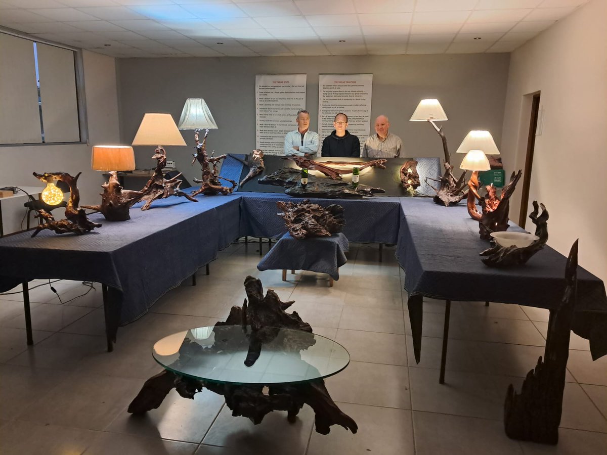 BwanaChris's tweet image. My great college mate @Wyndham41517949 is doing amazing work with wood.

At Wildwood Creations, we are passionate about merging ecological sustainability with the timeless beauty of natural wood.

Our startup specializes in creating unique lamps, decorative pieces, coffee tables…