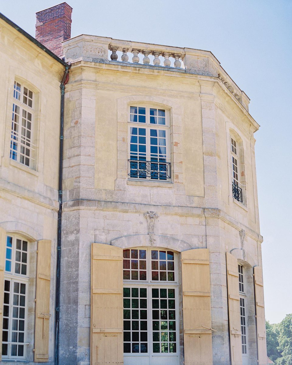 Views of @chateau_de_villette captured on film by 📷 @marissamorrison__⁠
⁠
⁠
#weddinginspiration #weddingphotography #bridetobe #filmphotography    #luxurywedding #richardphotolab #photolab #film #35mm #35mmphotography #120film #analog #weddinginspo #beauty #love