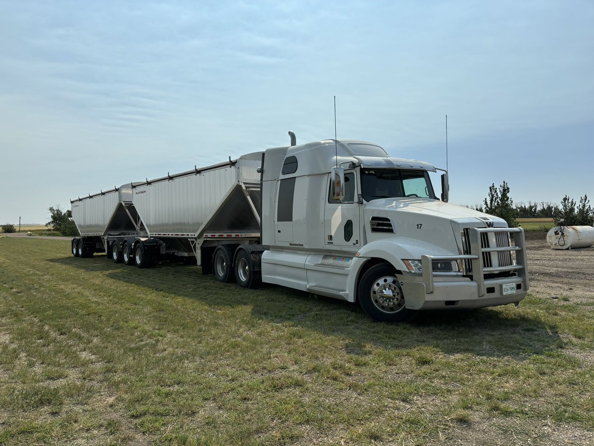 Nice unit heading up to Foam Lake, Sk!