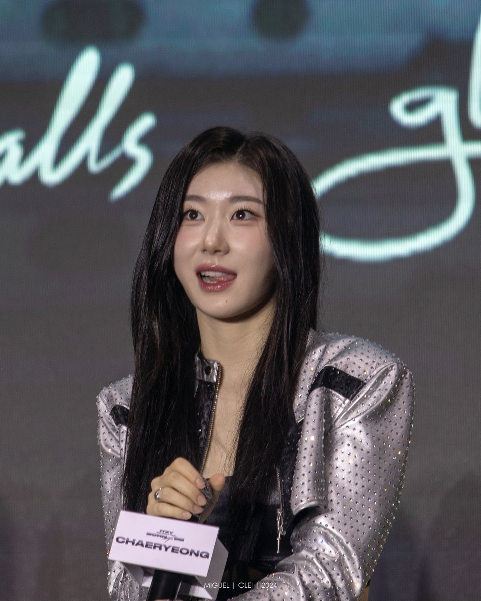 MidzSoneian's tweet photo. Chaeryeong tongue out

240802 Glorietta Press Event 
#ITZY_BORNTOBE_MANILA #ITZY_in_MANILA #OnlyInGlorietta #있지 #ITZY
#채령 #CHAERYEONG https://t.co/iUNybZPDZu