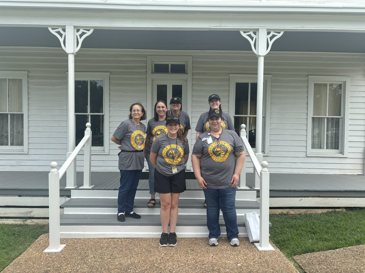 “Welcome, we are so glad you are here.” Shellie Cassell 

This journey around our town has made us feel so welcomed. Thank you to everyone who has taught us about our beloved community. It truly is a great day to be a Yellow Jacket. <a href="/DISDLearns/">𝐃𝐞𝐧𝐢𝐬𝐨𝐧 𝐈𝐒𝐃 𝐋𝐞𝐚𝐫𝐧𝐬</a> #mustangs