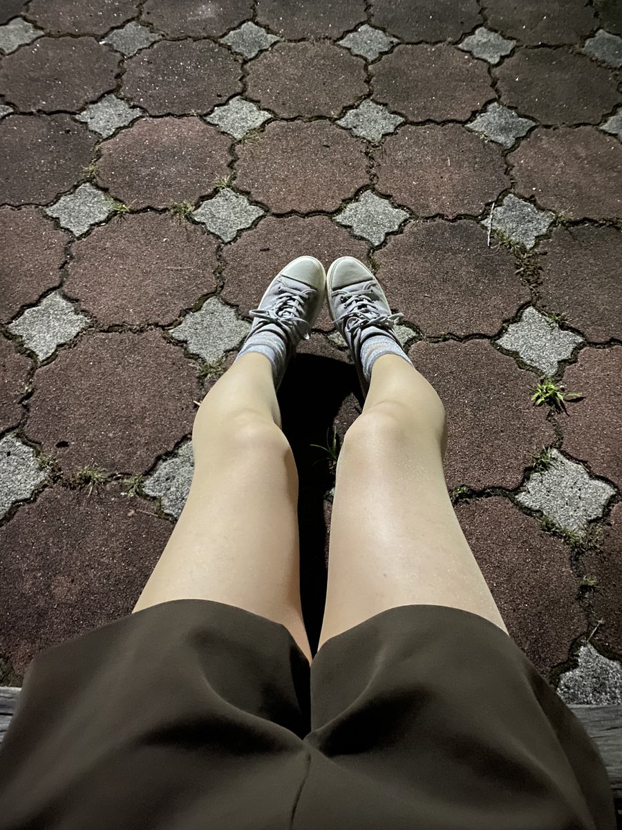 me0im0ei's tweet photo. 駅前散歩してたら女装？って声が聞こえてきた
足出しすぎた😫 https://t.co/wgYdegTmsr