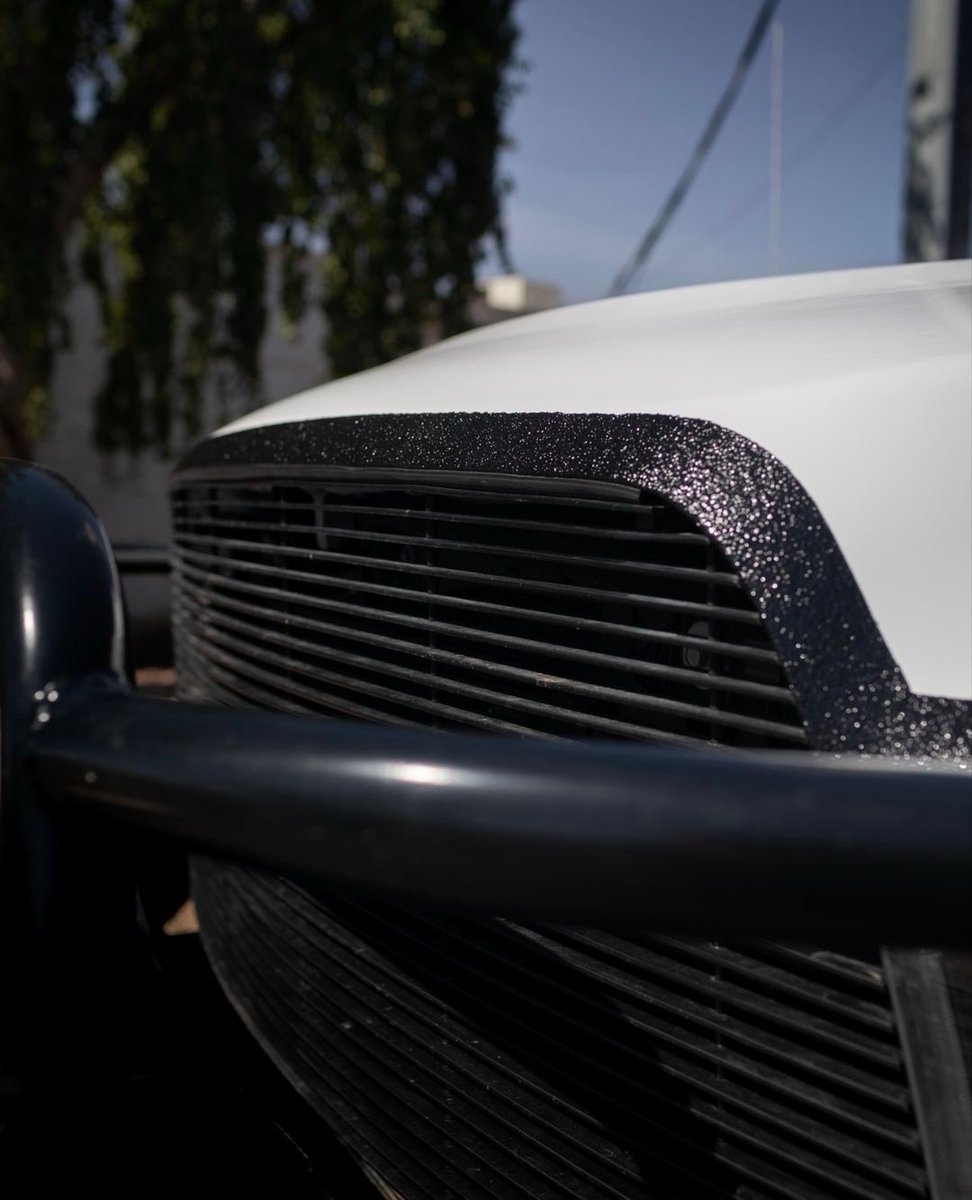 LINEXProtects's tweet image. It is all in the details! This truck came in and we applied LINE-X on the front grille for extra protection. Contact your local LINE-X today to see what they can do for you! 

📸: arizonalinex on Instagram #LINEXIT #LINEXprotects