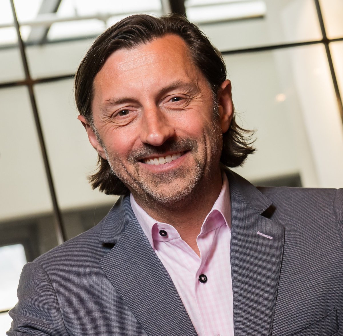 Gr8GameBusiness's tweet image. Introducing one of our keynote speakers for Conference 2024! Meet Gerry O&apos;brion as he presents the keynote: Becoming the #1 Choice in a Crowded Market. #greatgameconference

Register below: 
bit.ly/3WTBRz3