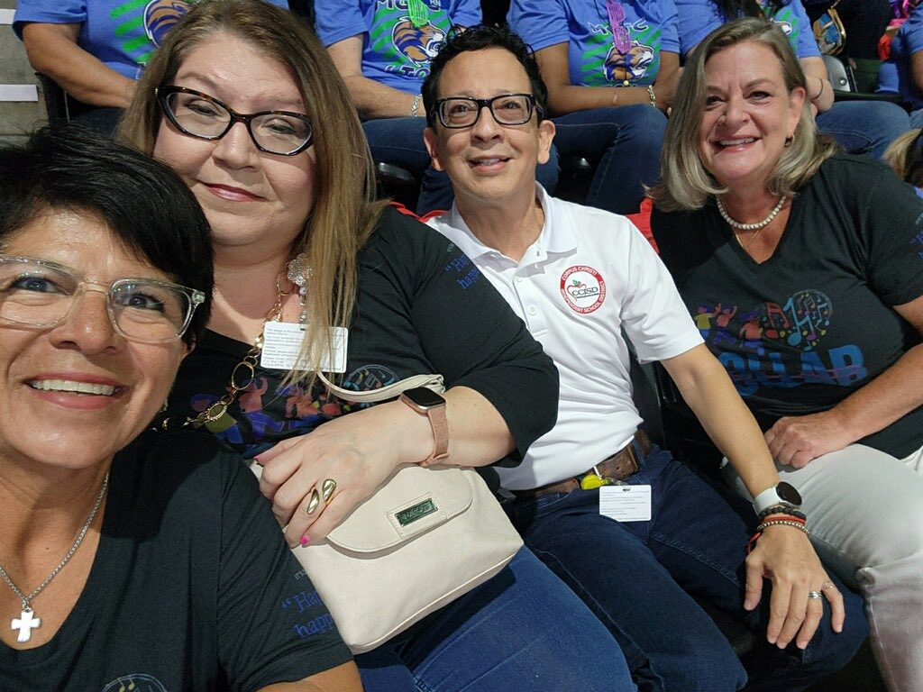 CcisdA's tweet photo. Collab squad gearing up for a wonderful school year! 
#ccisdconvocation
#beacoffeebean https://t.co/Euj9UiRoq1