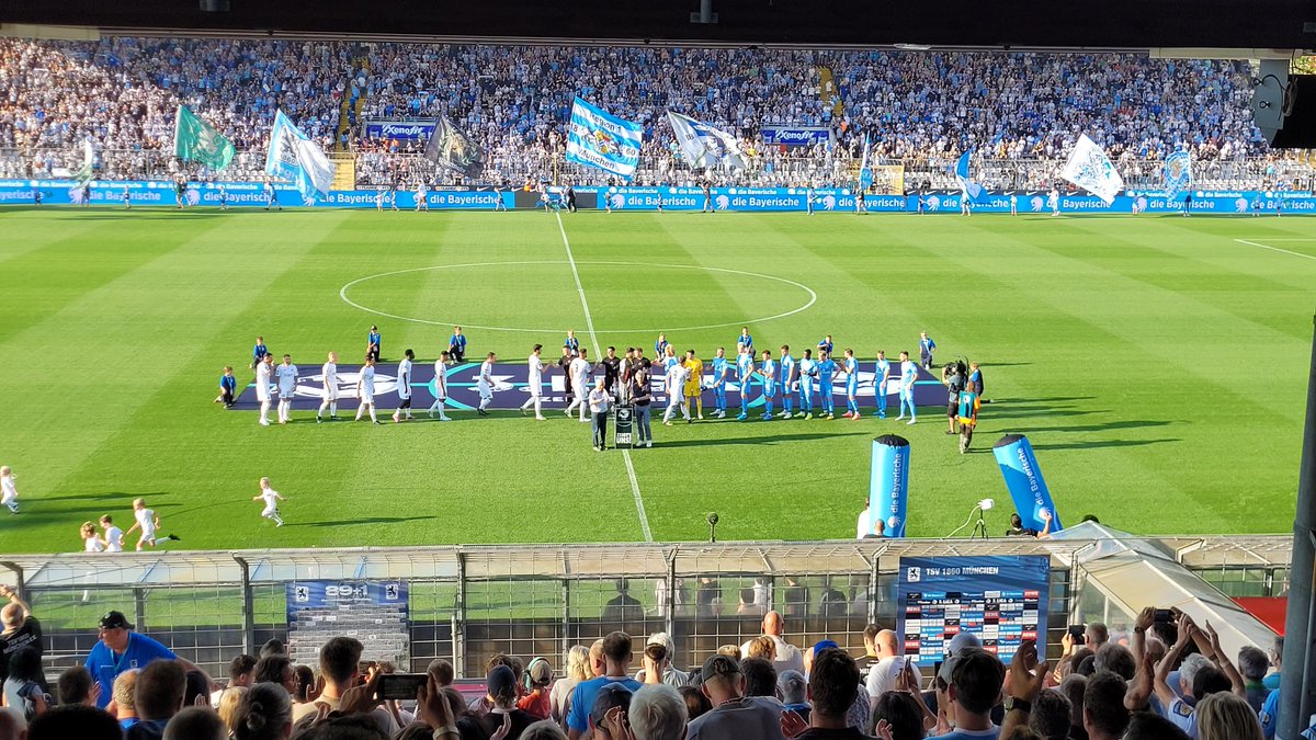FloWeiss86's tweet photo. Lasset die Saison beginnen. #TSV1860 #M60FCS #3Liga https://t.co/QLkITxccAE