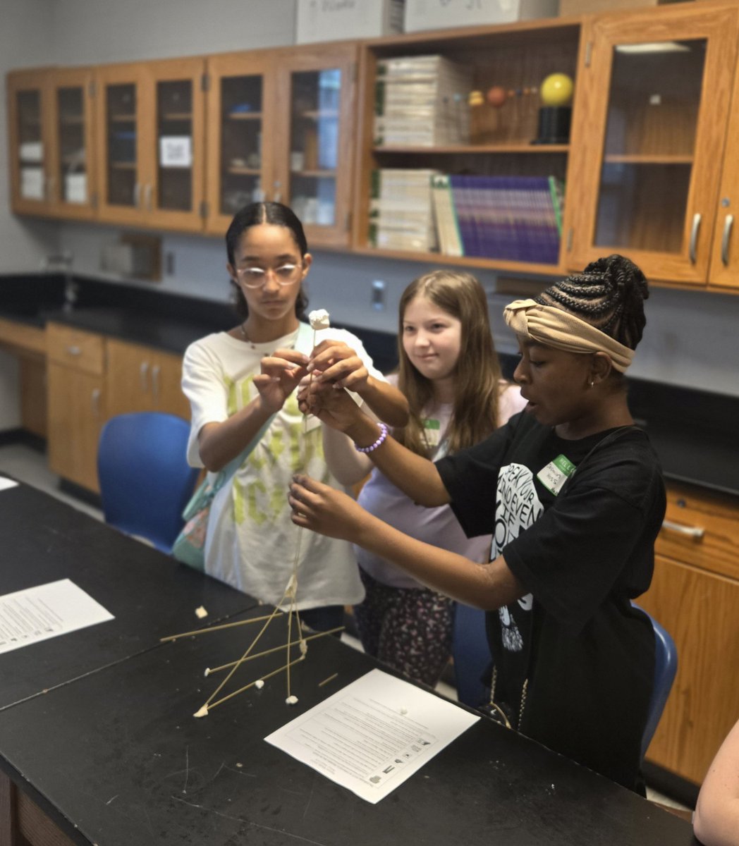 RamseyMS_JCPS's tweet photo. Ramsey's 6th Grade Jumpstart was a huge success! What a great opportunity to help our 6th graders ease the transition from elementary to middle school while learning the Ramsey way through fun &amp; engaging activities. Go Rams! #ServeToBeGreat https://t.co/eYsaUg1hrC