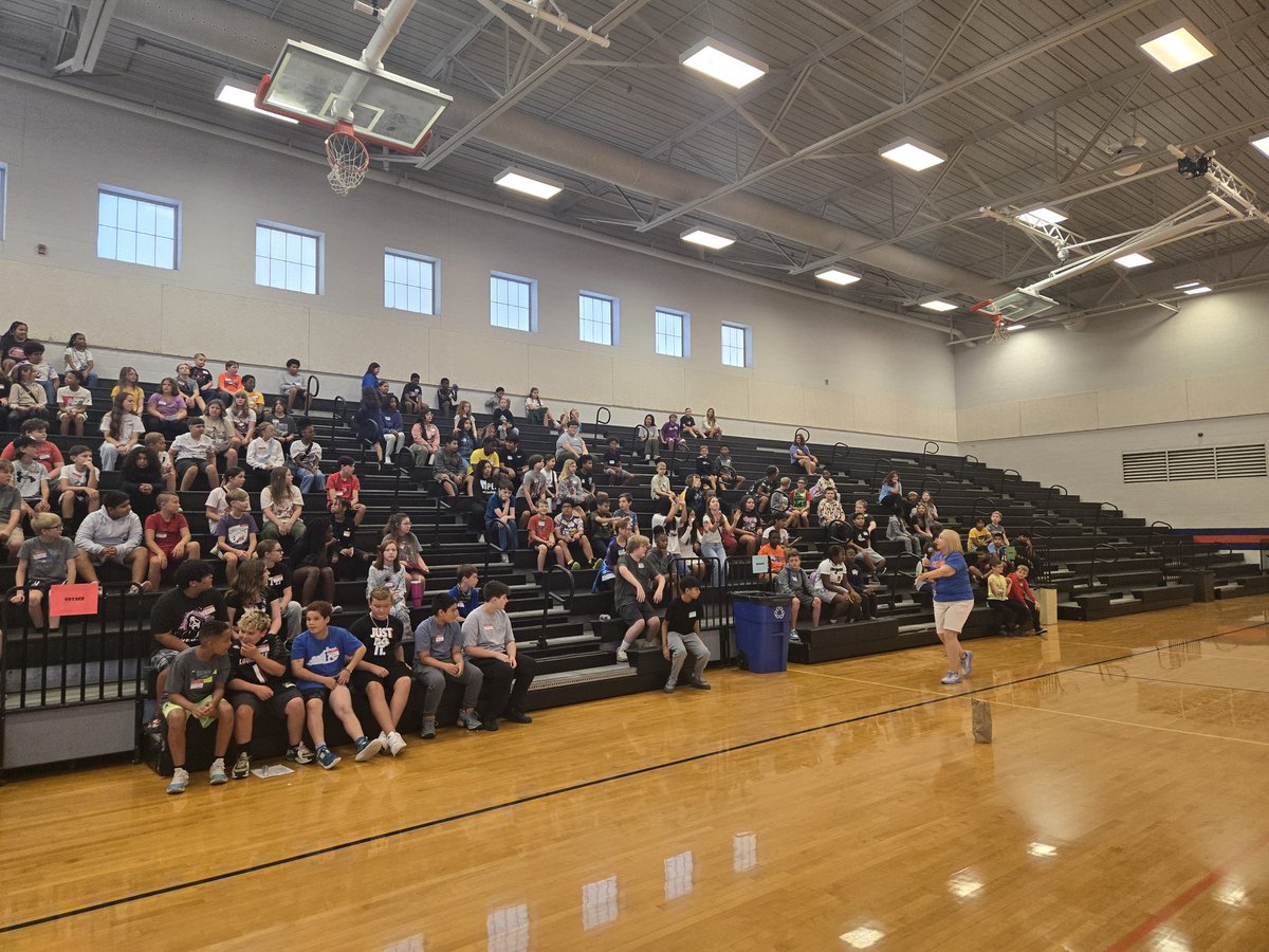 RamseyMS_JCPS's tweet photo. Ramsey's 6th Grade Jumpstart was a huge success! What a great opportunity to help our 6th graders ease the transition from elementary to middle school while learning the Ramsey way through fun &amp; engaging activities. Go Rams! #ServeToBeGreat https://t.co/eYsaUg1hrC