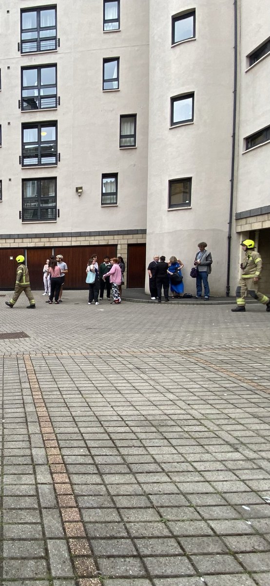 Blind Summit Theatre tweet media