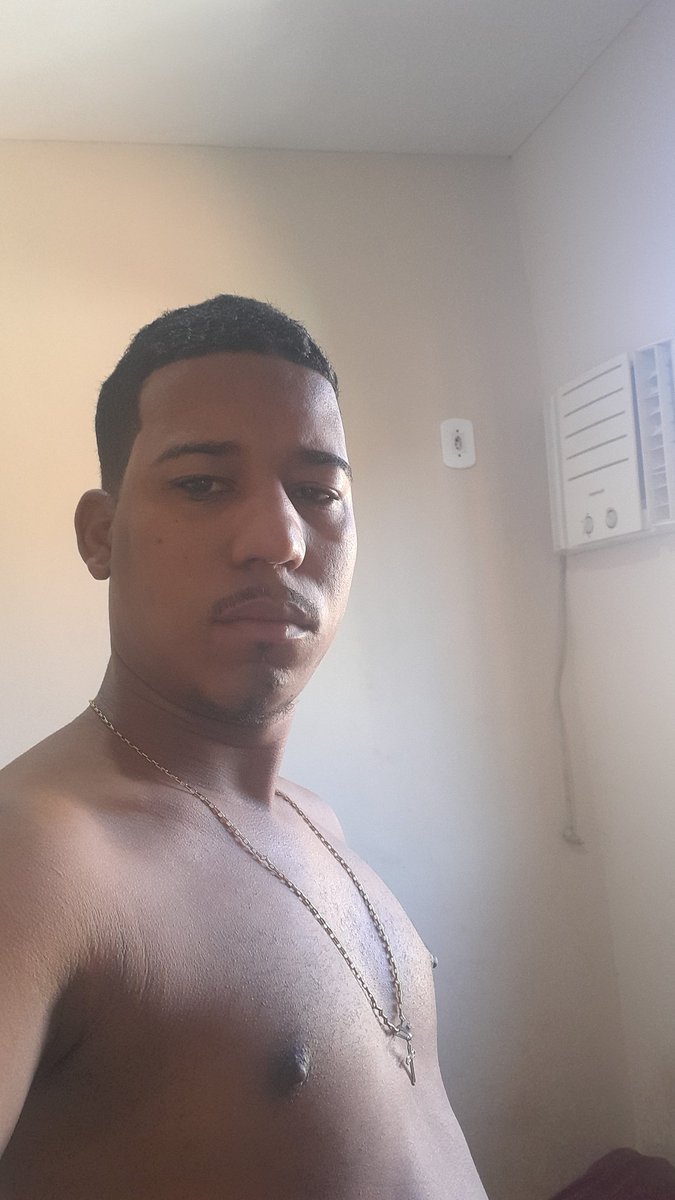 Erick88506086's tweet photo. Sou um mlk de ouro, apesar das minhas falhas eu nasci pra ser vitorioso!! 🤩 https://t.co/dNMWEkgPc8