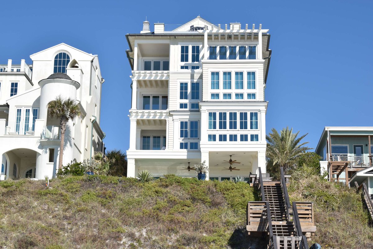 Euro-Wall tweet media