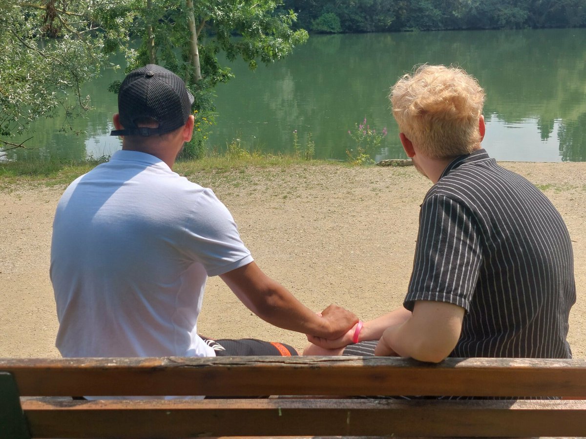« Il voulait m’égorger » : en Essonne, l’agression homophobe se termine par 57 points de suture
➡️ l.leparisien.fr/GohY