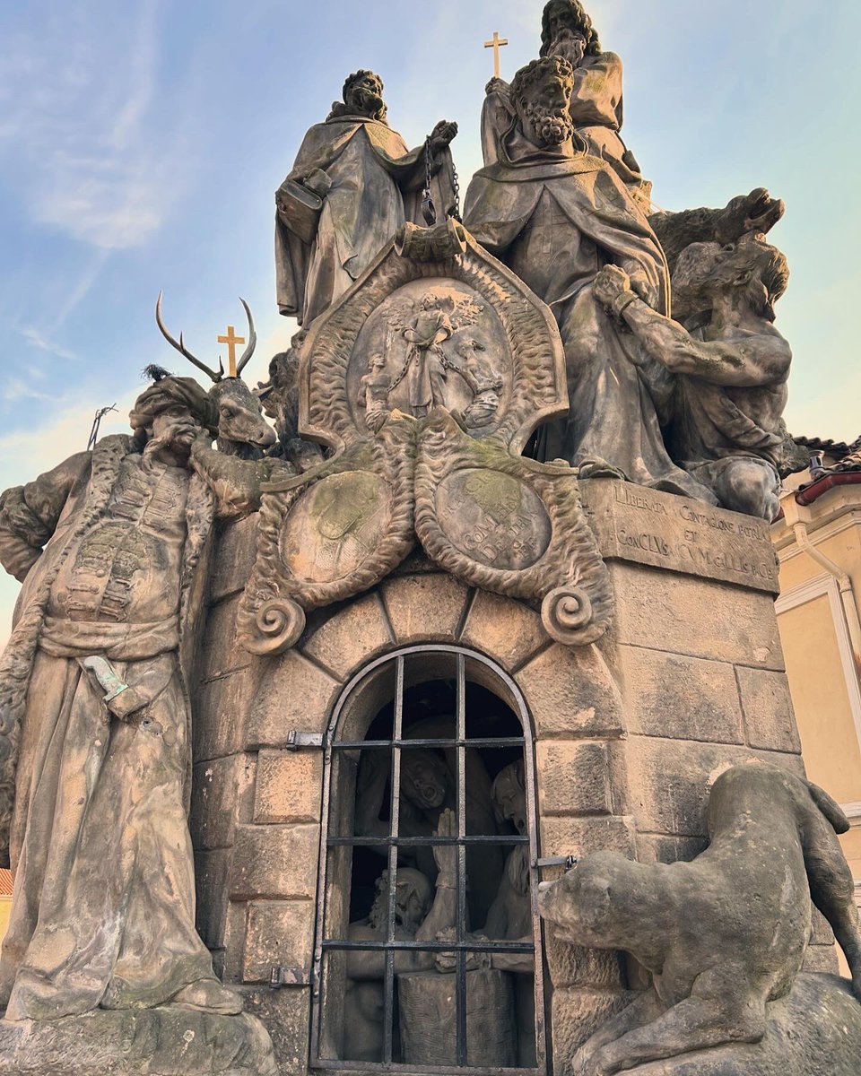 ayserosem's tweet image. #prag #praque 😍🫠