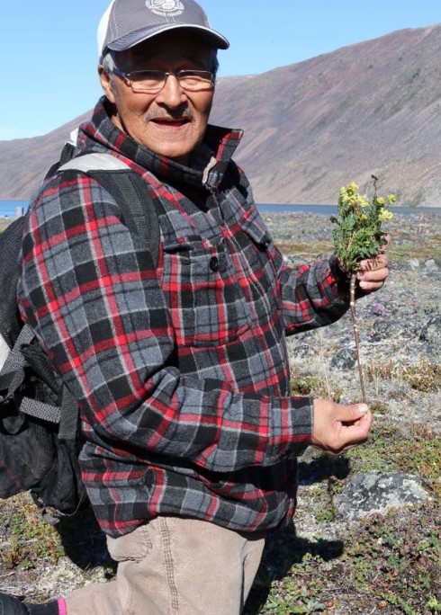 It's International Day of the World's Indigenous People! Today, let’s honor Inuit and their deep connection to the land. Did you know that the Nunavut Agreement ensures Inuit have free and unrestricted access to Nunavut’s national parks?