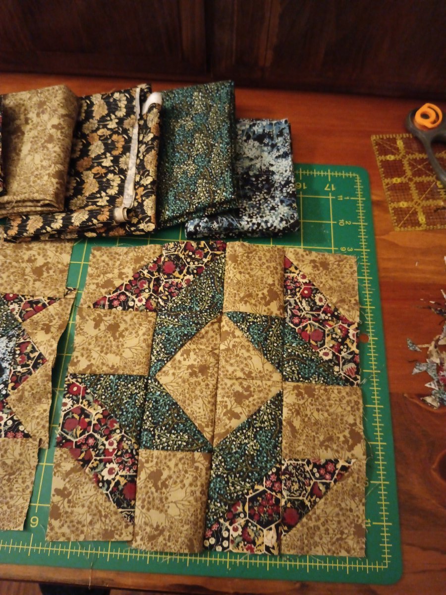 peach_galactic's tweet photo. Made a couple #quilt blocks this week, planning on making a matching set out of a set of fat quarters in these cute floral patterns https://t.co/B7o6tvmKgO