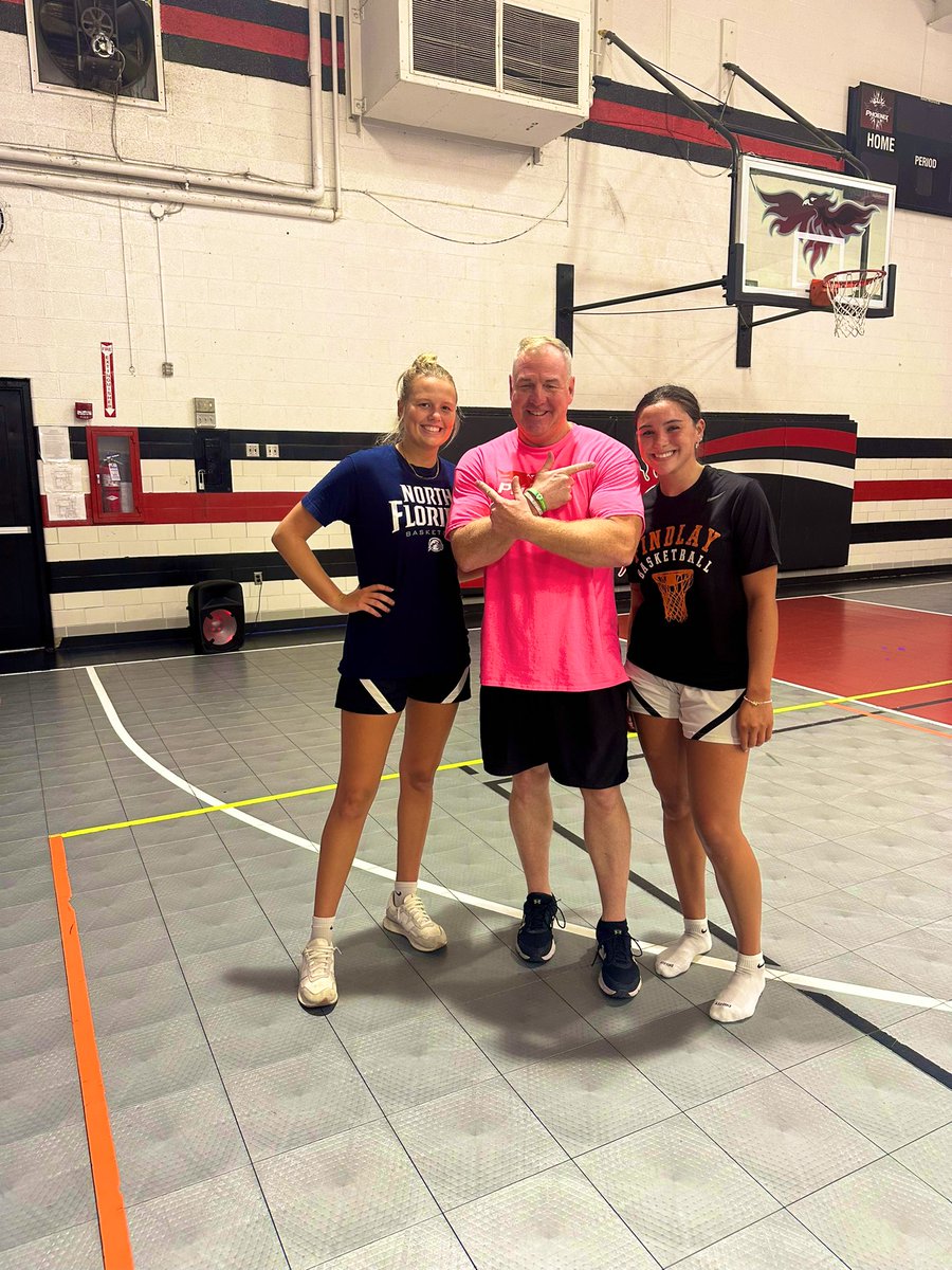 Nothing better than starting Friday off early with these 2. J Bird surprised me and didn’t tell me she was home / made my day <a href="/JamisynStinson1/">Jamisyn Stinson</a> <a href="/AubriSpicer/">Aubri</a>