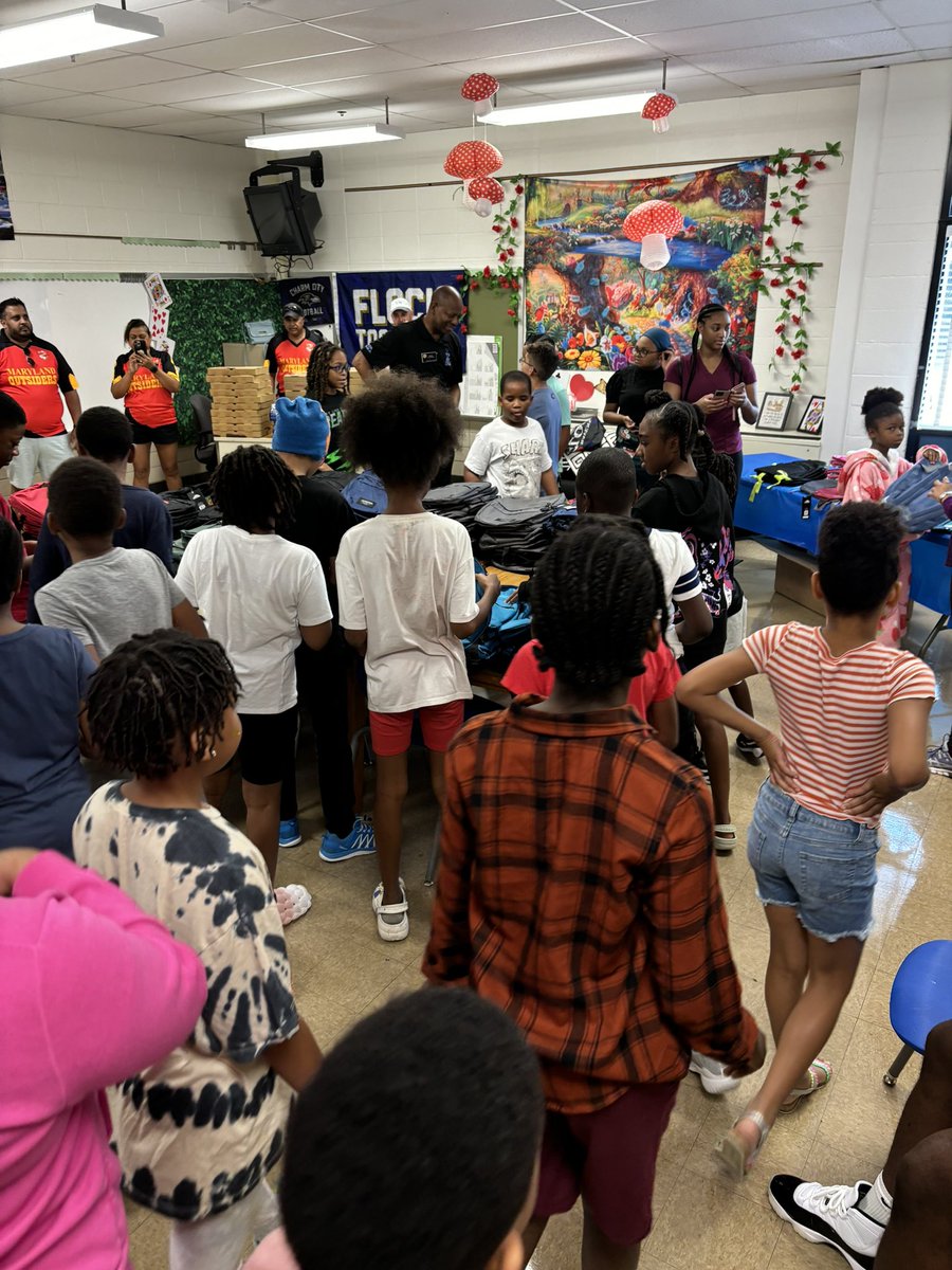 Meghan Keeler-Hoke (@meghan_keeler9) on Twitter photo Our new Community School Facilitator, Candice Stephens, coordinated a donation of pizza, water and backpacks filled with school supplies for our last day of summer programs!! <a href="/TamthePrincipal/">Tamera Harris Murphy</a> <a href="/HernwoodES/">Hernwood Elementary</a> #HernwoodACommunitySchool Our new Community School Facilitator, Candice Stephens, coordinated a donation of pizza, water and backpacks filled with school supplies for our last day of summer programs!! <a href="/TamthePrincipal/">Tamera Harris Murphy</a> <a href="/HernwoodES/">Hernwood Elementary</a> #HernwoodACommunitySchool