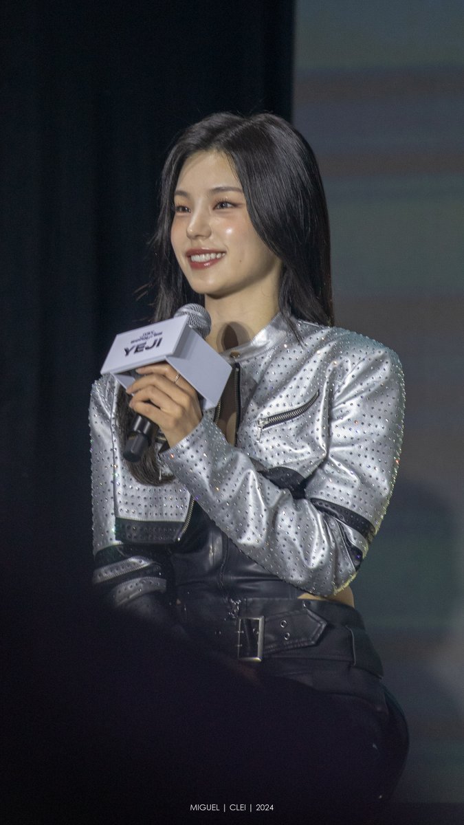 MidzSoneian's tweet photo. Oh wow I got a good pic of Yeji, I thought I failed

240802 Glorietta Press Event 
#ITZY_BORNTOBE_MANILA #ITZY_in_MANILA #OnlyInGlorietta #있지 #ITZY

#예지 #YEJI https://t.co/8r6HO5aJSb