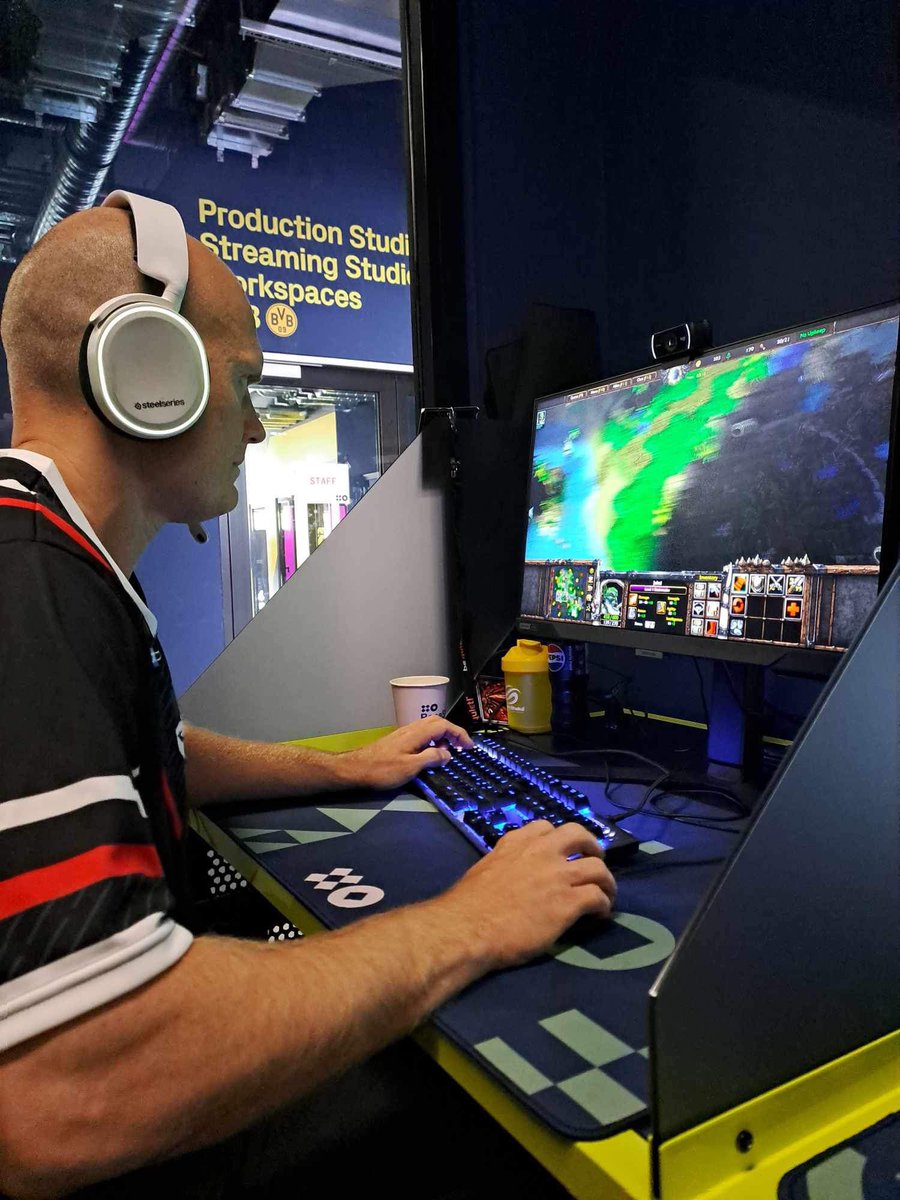 CampKnoffcom's tweet photo. 2-0 vs Razer, 2-0 vs failo 0-2 vs Laby! I felt in really great shape today but sadly not enough practice vs top UD. Cu at tomorrow stream around 10:00 CET.
#bremen #raraland https://t.co/OJIlriG95D