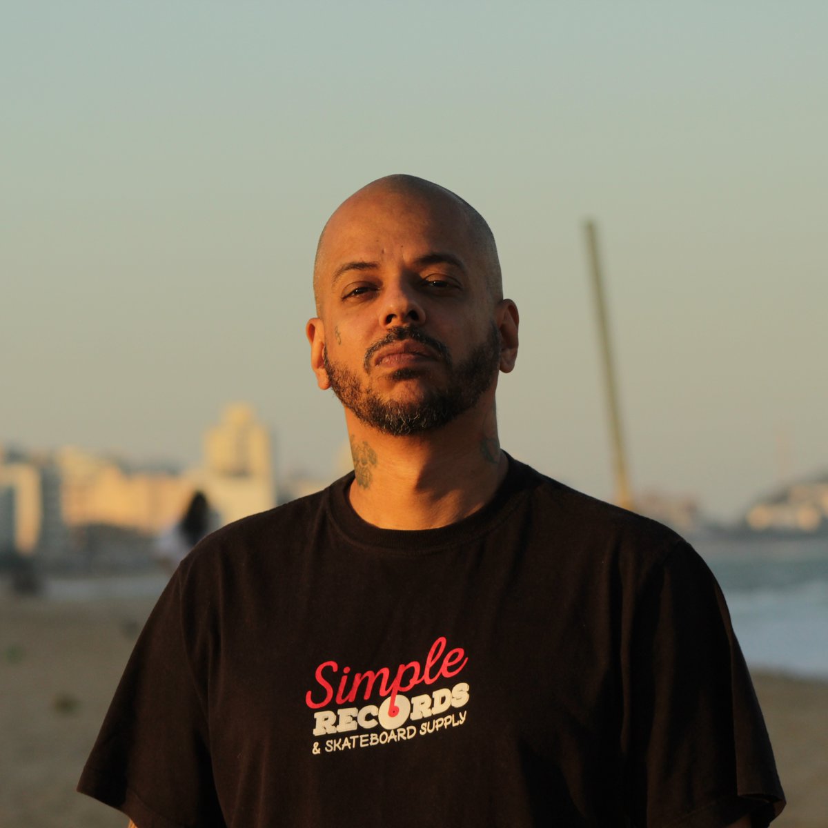 Agradeço por estar vivo e por continuar fazendo o que amo. ✍️🏾❤️🗣️🔥 | foto por @nuneslizzz