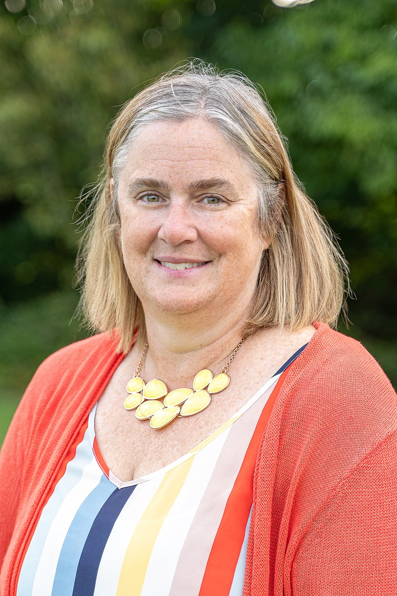 Our own EvCC Trustee Trustee Kelly Shepherd received a Policy Volunteer of the Year Award from YMCA of Snohomish County recently. As a principal in Everett Public Schools, Kelly is a wonderful advocate for EvCC and education throughout our community. Congratulations, Kelly!