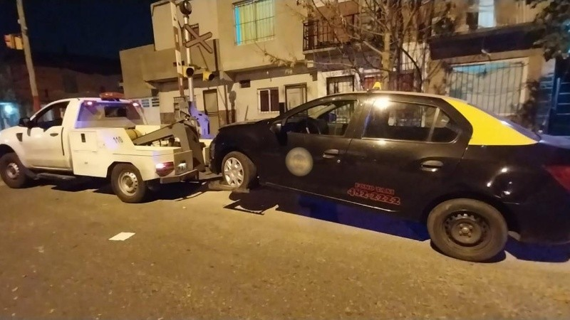 #AHORA I🚗En #LaPrimeraDeLaTarde el #Móvil de <a href="/everarnoldo/">Ever</a> 
➡️Un taxista dio positivo en alcoholemia y narcolemia mientras prestaba servicio
🗣️"El conductor circulaba de contramano. Se procedió a remitir el vehículo al depósito municipal y se retuvieron las chapas" <a href="/GustavoAdda/">Gustavo Adda</a>