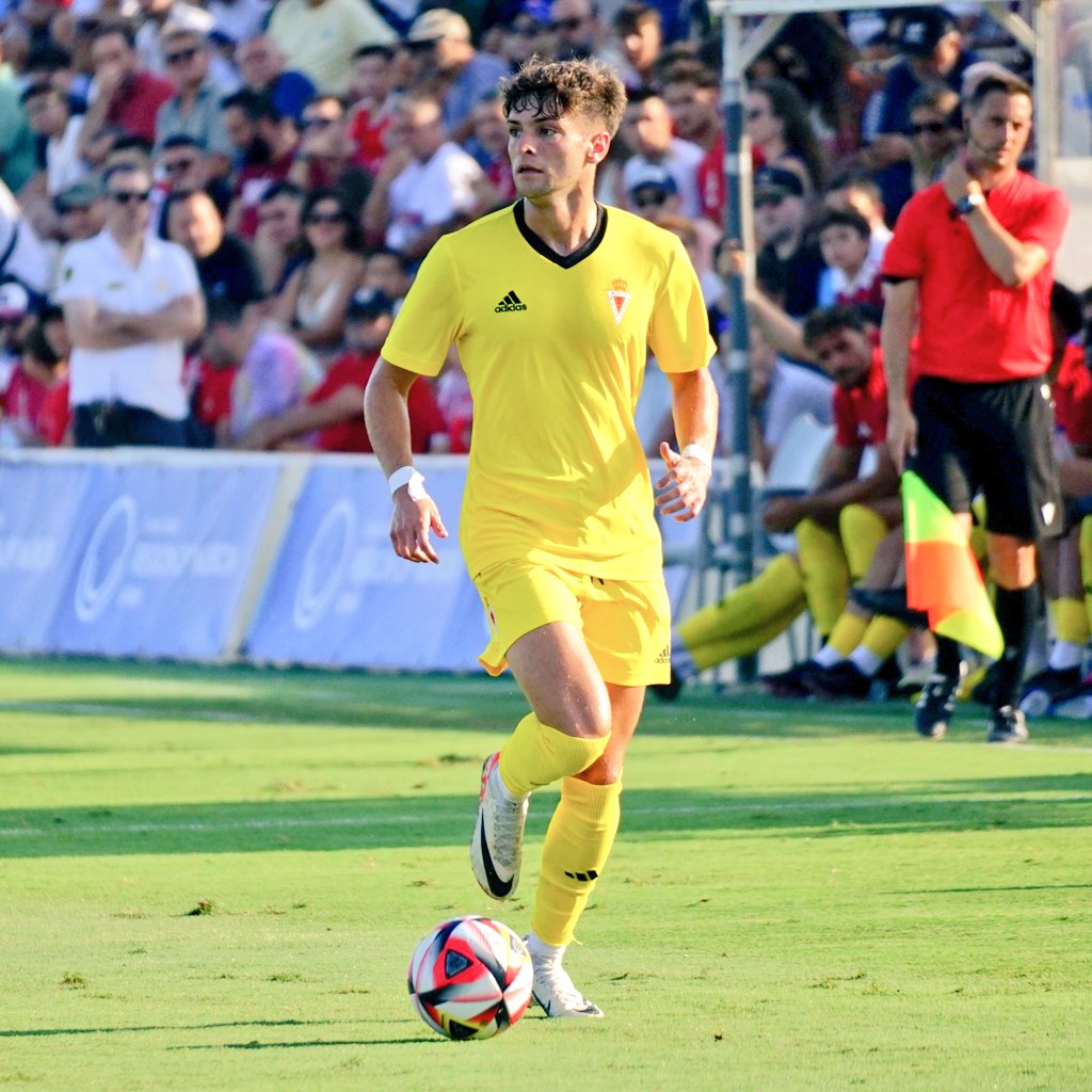 realmurciacfsad's tweet photo. 🎩 @totti10vc 
#RealMurciaLinares https://t.co/jKJqGlWylC
