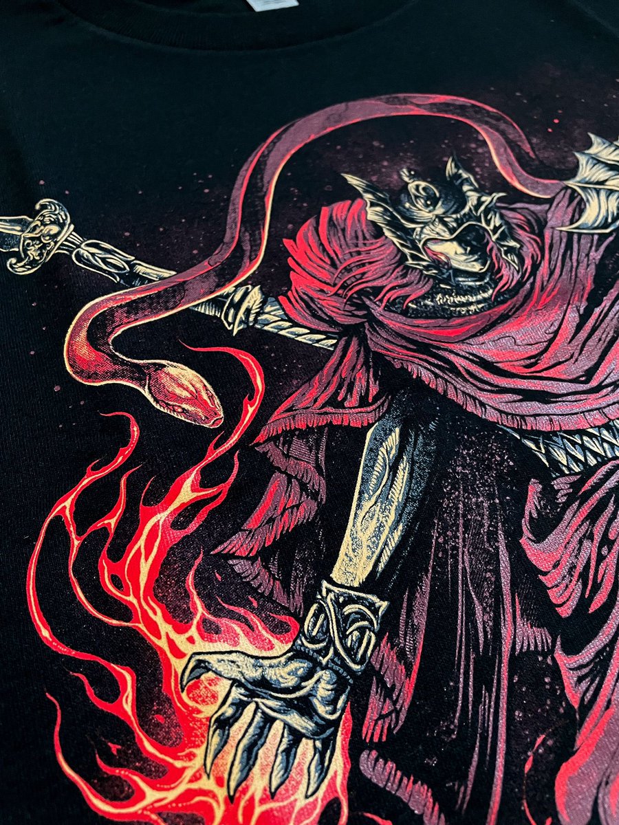 HungerClub's tweet photo. 🔥🐍 TYRANT OF FLAME 🔥🐍

NOW SHIPPING!
Remaining Stock also now Available! 👀
Some sizes already Sold out! 

https://t.co/rTUO8GTOtW

#eldenring #Messmer #EldenRingDLC #EldenRingFanart #ShadowofErdtree  #ShadowoftheErdtree https://t.co/93SWT0OllJ