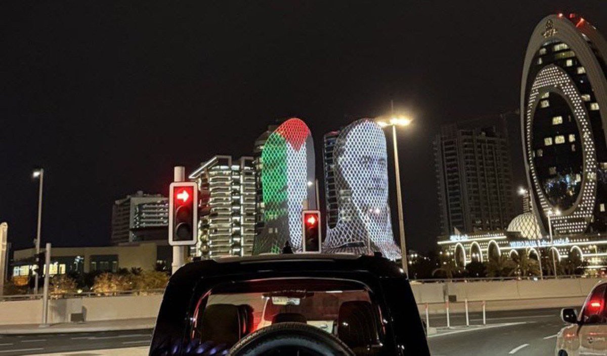 jaberalharmi's tweet photo. أبراج مدينة #لوسيل في #قطر تضيء بعلم #فلسطين وصورة الشهيد #اسماعيل_هنية .. https://t.co/3sOUI2qqJy