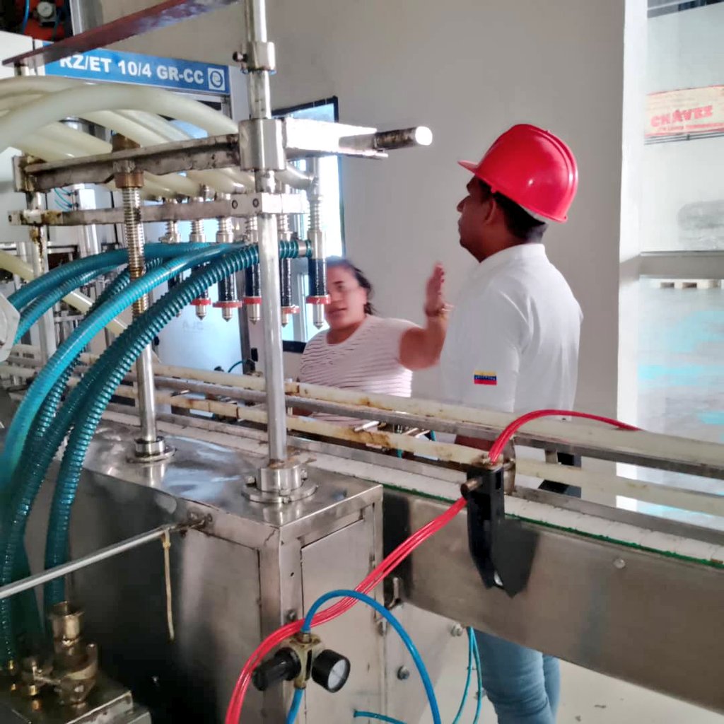 🇻🇪Industrias Diana (@dianaindustrias) on Twitter photo #2Ago| Hemos llegado a nuestra Planta Turen, un amplio recorrido por cada área de la empresa, que junto a nuestros trabajadores seguimos marcando un rumbo de crecimiento, desarrollo y diversidad productiva.
<a href="/RomeroFelixE/">Felix Romero</a>
#MujeresPorLaPaz #2Ago| Hemos llegado a nuestra Planta Turen, un amplio recorrido por cada área de la empresa, que junto a nuestros trabajadores seguimos marcando un rumbo de crecimiento, desarrollo y diversidad productiva.
<a href="/RomeroFelixE/">Felix Romero</a>
#MujeresPorLaPaz