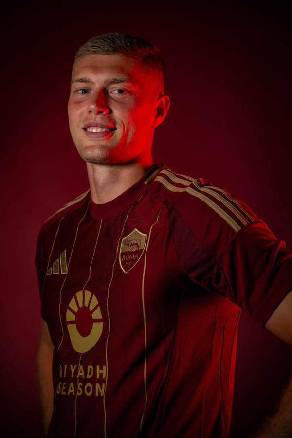 Fenerbahçe'de yeni golcü belli oldu: Yıldız forvetle transfer görüşmeleri başlıyor!