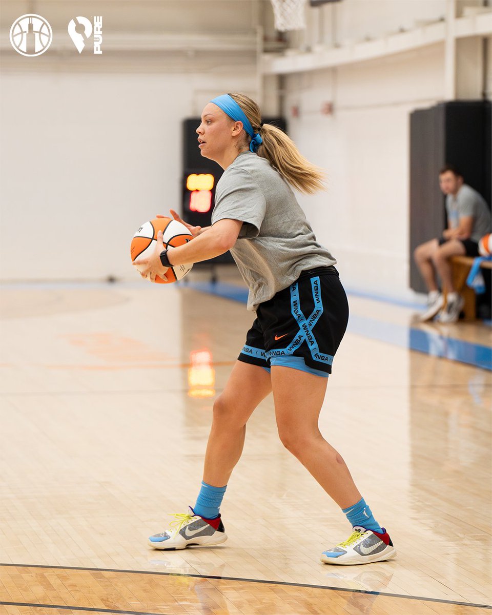 ShakesnoFries's tweet photo. Chicago Sky Sneaker Watch: Newbies Edition
Rachel Banham wearing the Nike Zoom Kobe 5 "PJ Tucker"
#WNBAKicks https://t.co/yvv0ycnWzb
