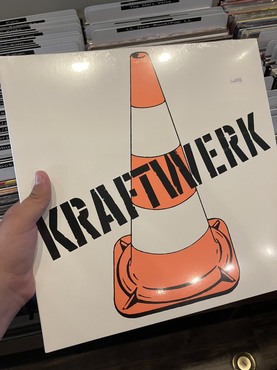 GoldenJohn420's tweet photo. Got new records #Kraftwerk #silverapples https://t.co/mX6G9OFKij