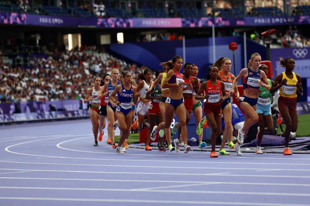 La fondista venezolana Joselyn brea debutó en los Juegos Olímpicos con éxito. 

Logró entrar a la  final de los 5000m luego de hacer una marca  de 15.02.89, la final se disputará este 05 de Agosto.