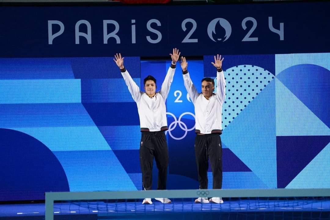 Hablemosdetrend's tweet photo. ¡CAYÓ LA TERCER MEDALLA PARA MÉXICO EN PARÍS 2024! 

🥈Osmar Olvera y Juan Manuel Celaya nos han regalado una plata más en el deporte que no falla, la primera en la historia en trampolín sincronizado. 🇲🇽

¡FELICIDADES, CAMPEONES!

#Paris2024 #JuegosOlímpicos #OlympicGames #México https://t.co/Cd3S0ttjL4