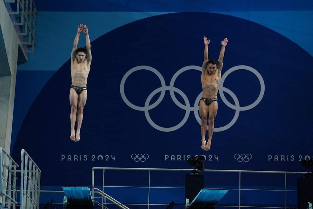 ¡CAYÓ LA TERCER MEDALLA PARA MÉXICO EN PARÍS 2024! 

🥈Osmar Olvera y Juan Manuel Celaya nos han regalado una plata más en el deporte que no falla, la primera en la historia en trampolín sincronizado. 🇲🇽

¡FELICIDADES, CAMPEONES!

#Paris2024 #JuegosOlímpicos #OlympicGames #México